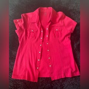 Red snap button top